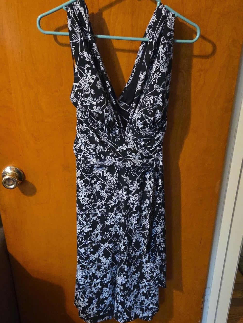 White House Black Market Black & White Floral V-Neck Midi Dress